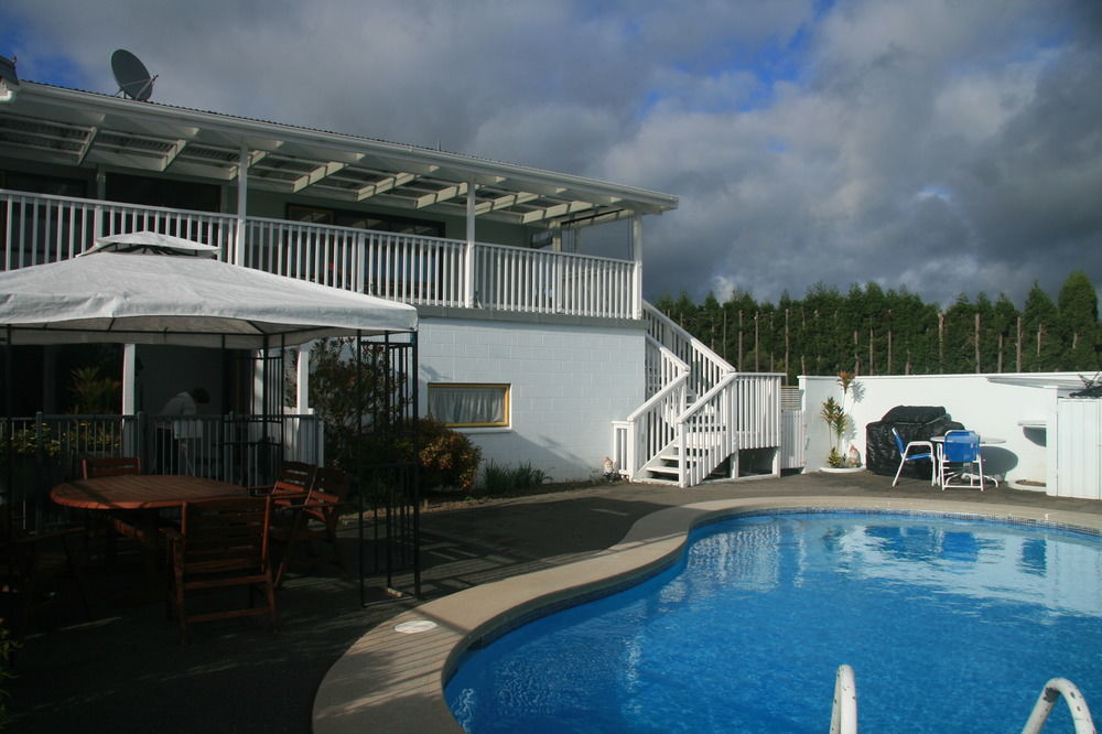 Accommodation At Te Puna Motel Tauranga Exterior photo